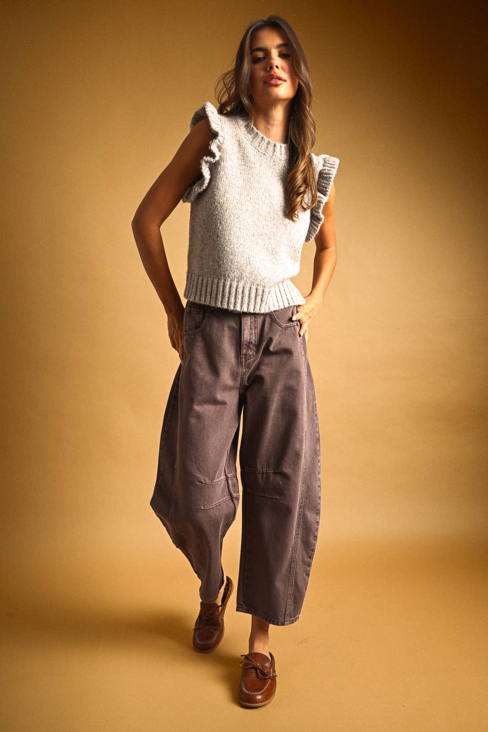 T7400   RUFFLE SLEEVE SWEATER TOP