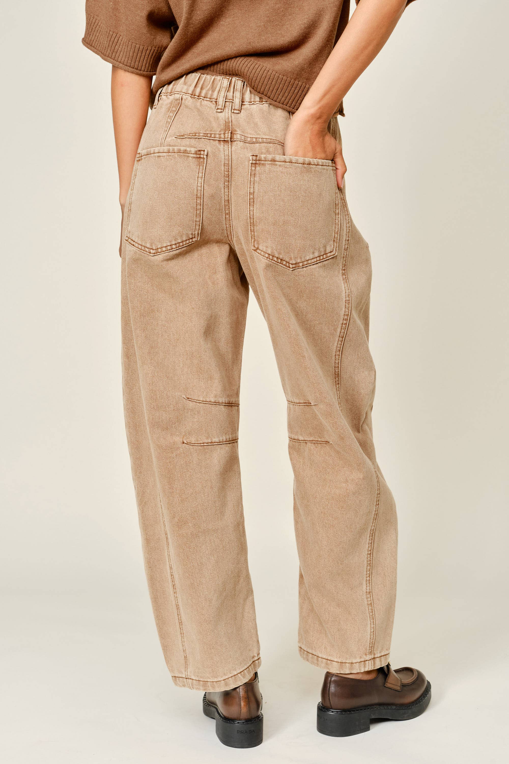 AJP5114 EMBROIDERED DETAIL COTTON BARREL PANTS