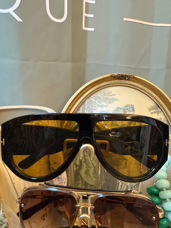 Dark Modern Aviator Sunglasses