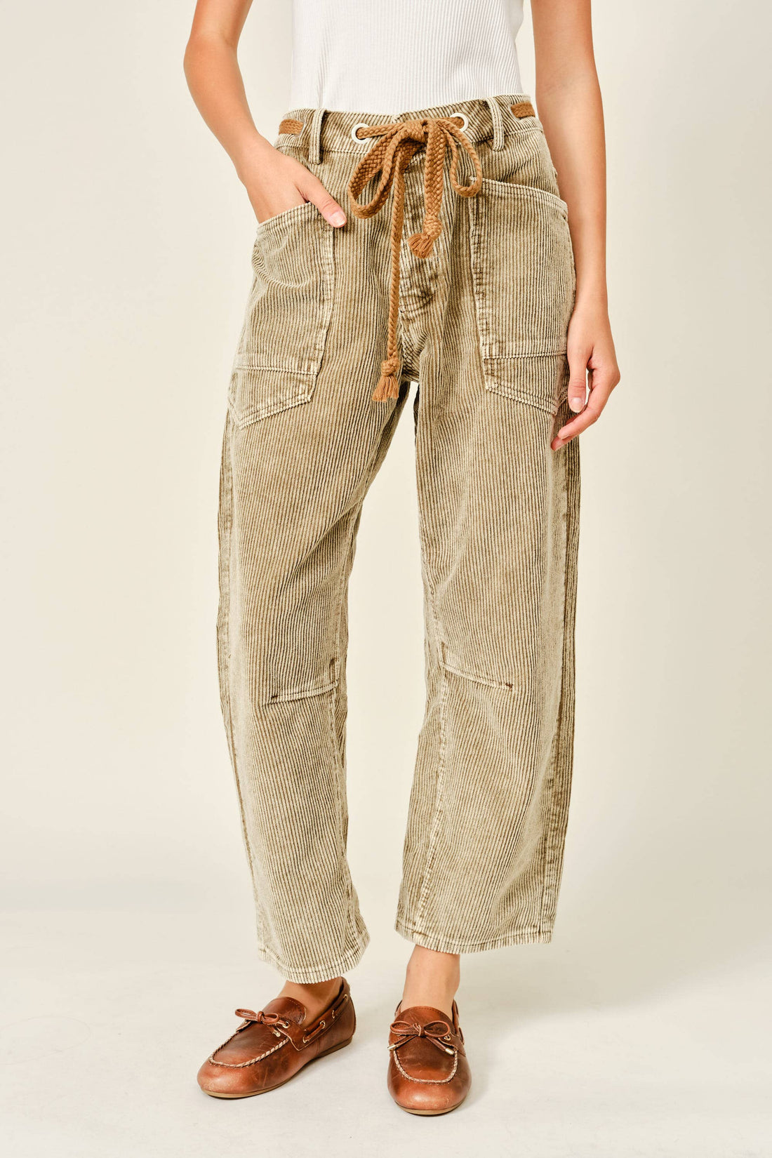 AJP5452 BARREL CORDUROY PANTS WITH EYELET WAIST