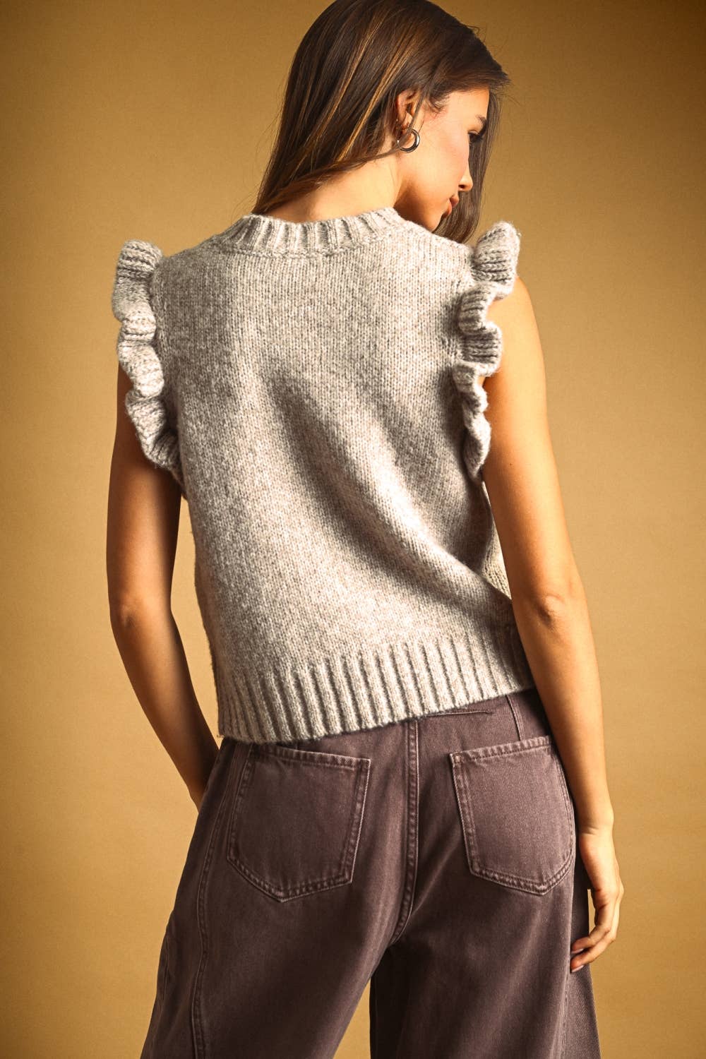T7400   RUFFLE SLEEVE SWEATER TOP