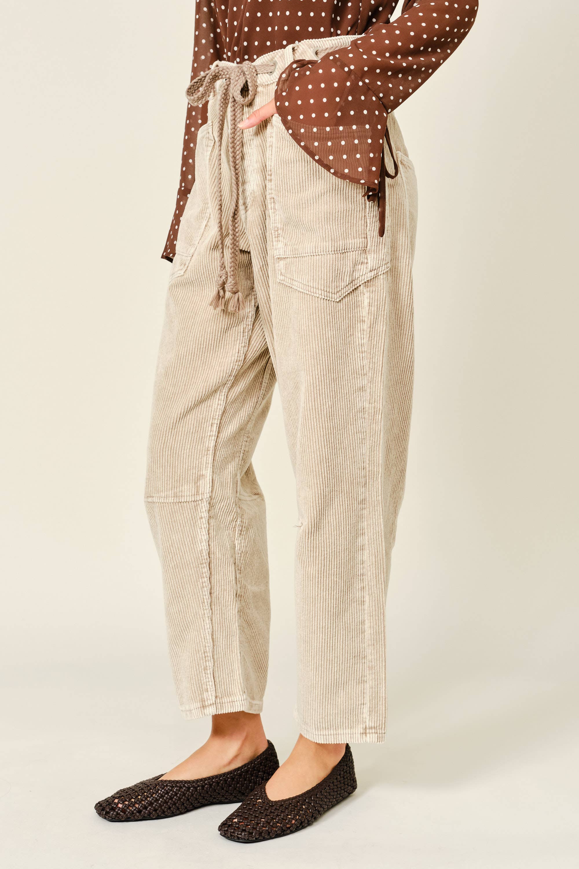 AJP5452 BARREL CORDUROY PANTS WITH EYELET WAIST