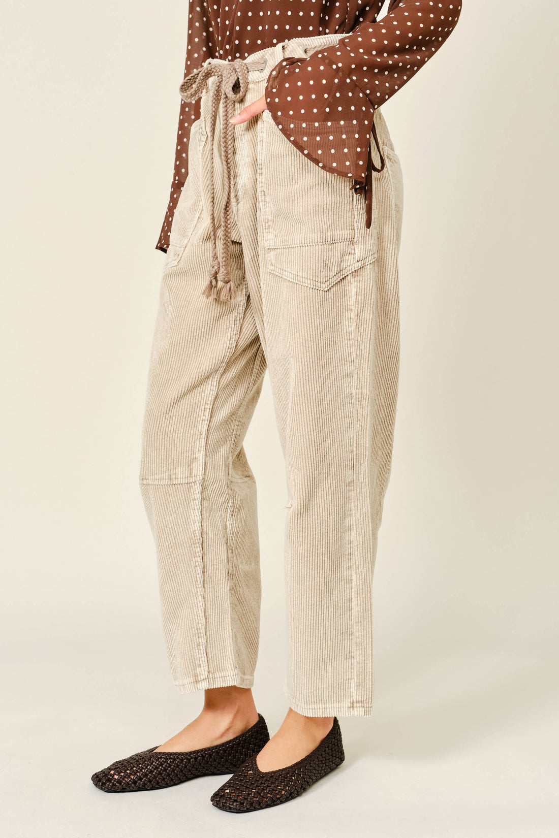 AJP5452 BARREL CORDUROY PANTS WITH EYELET WAIST
