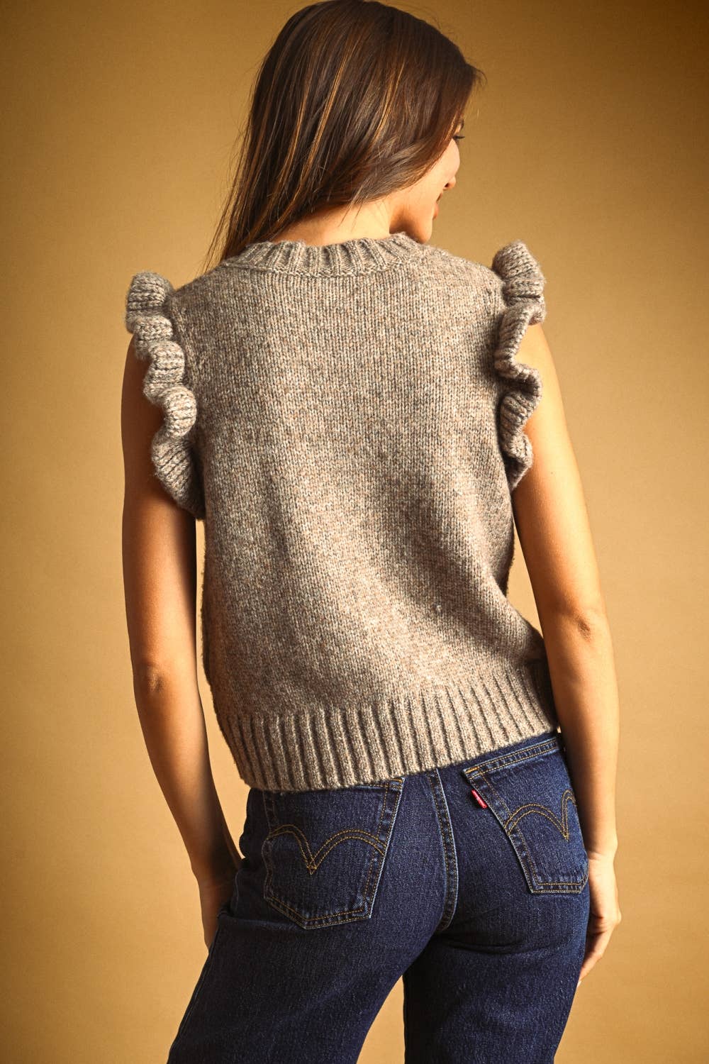 T7400   RUFFLE SLEEVE SWEATER TOP