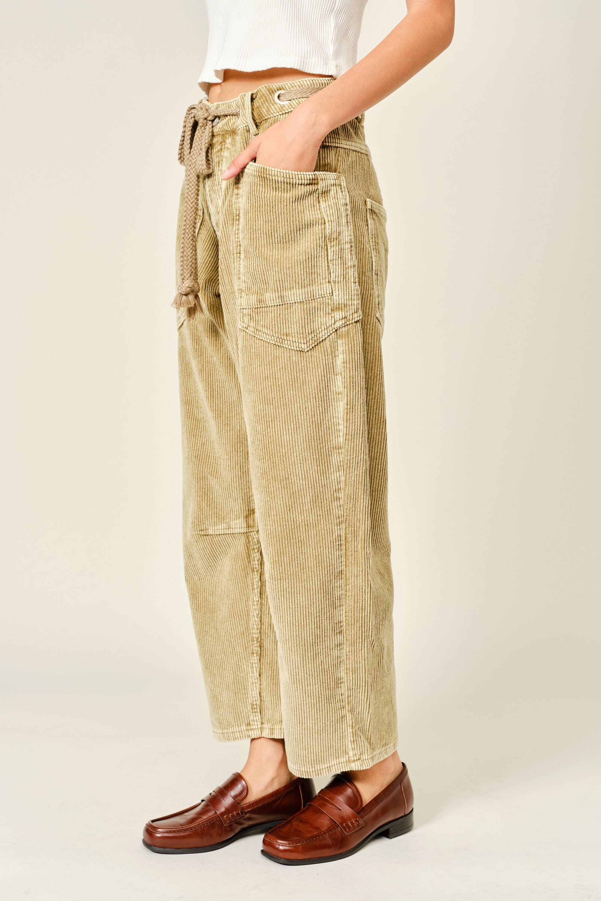 AJP5452 BARREL CORDUROY PANTS WITH EYELET WAIST
