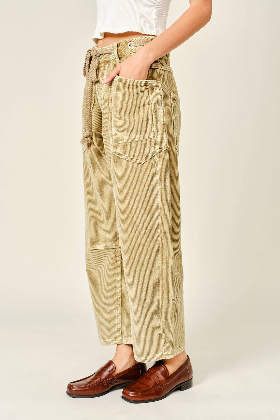 AJP5452 BARREL CORDUROY PANTS WITH EYELET WAIST